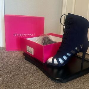 Shoe Dazzle Women's Black and Silver Strappy Heels